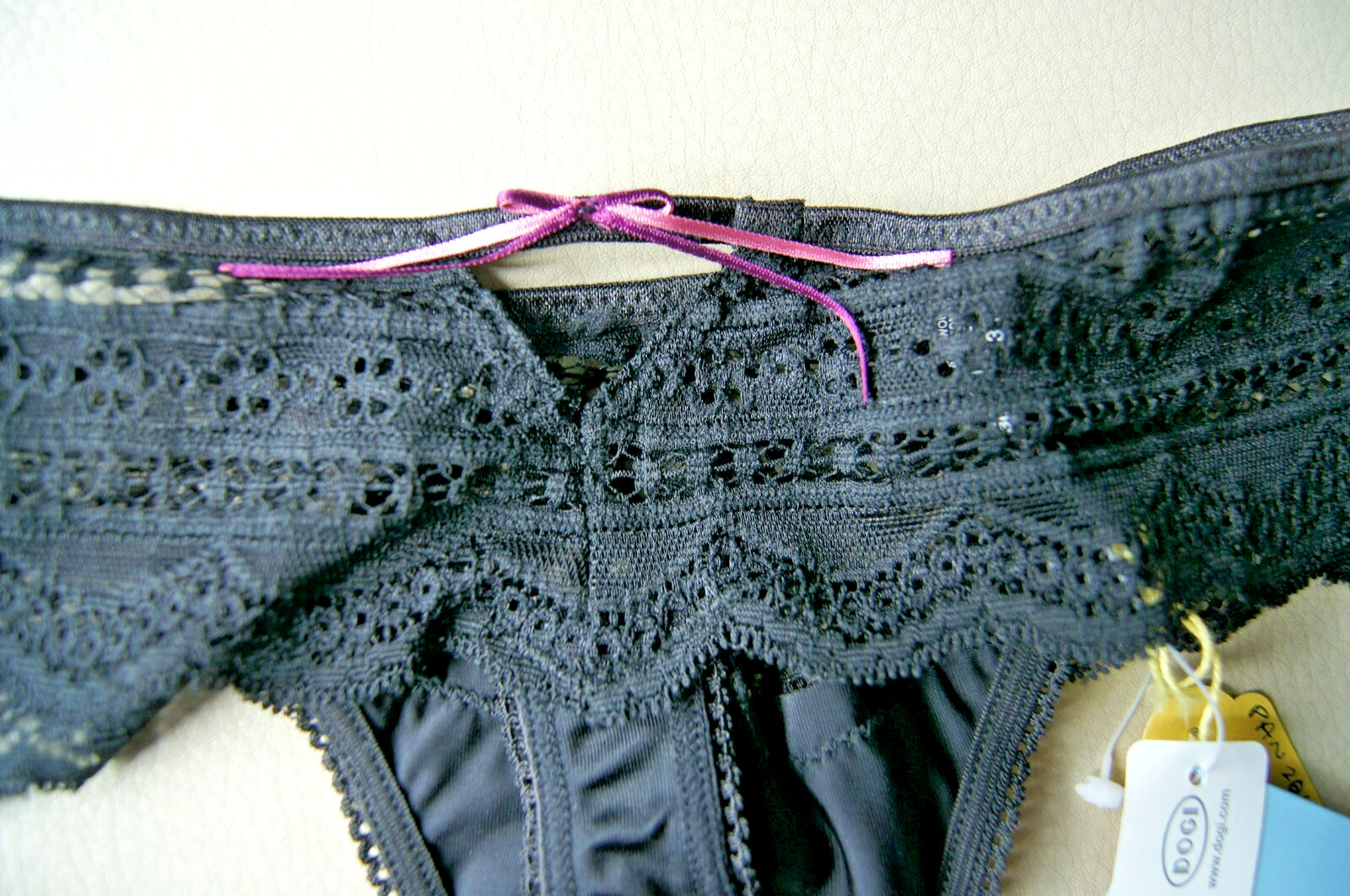 Atlantis DELIGHT Black/Pink Lace Hipster Thong Silky Touch 3719