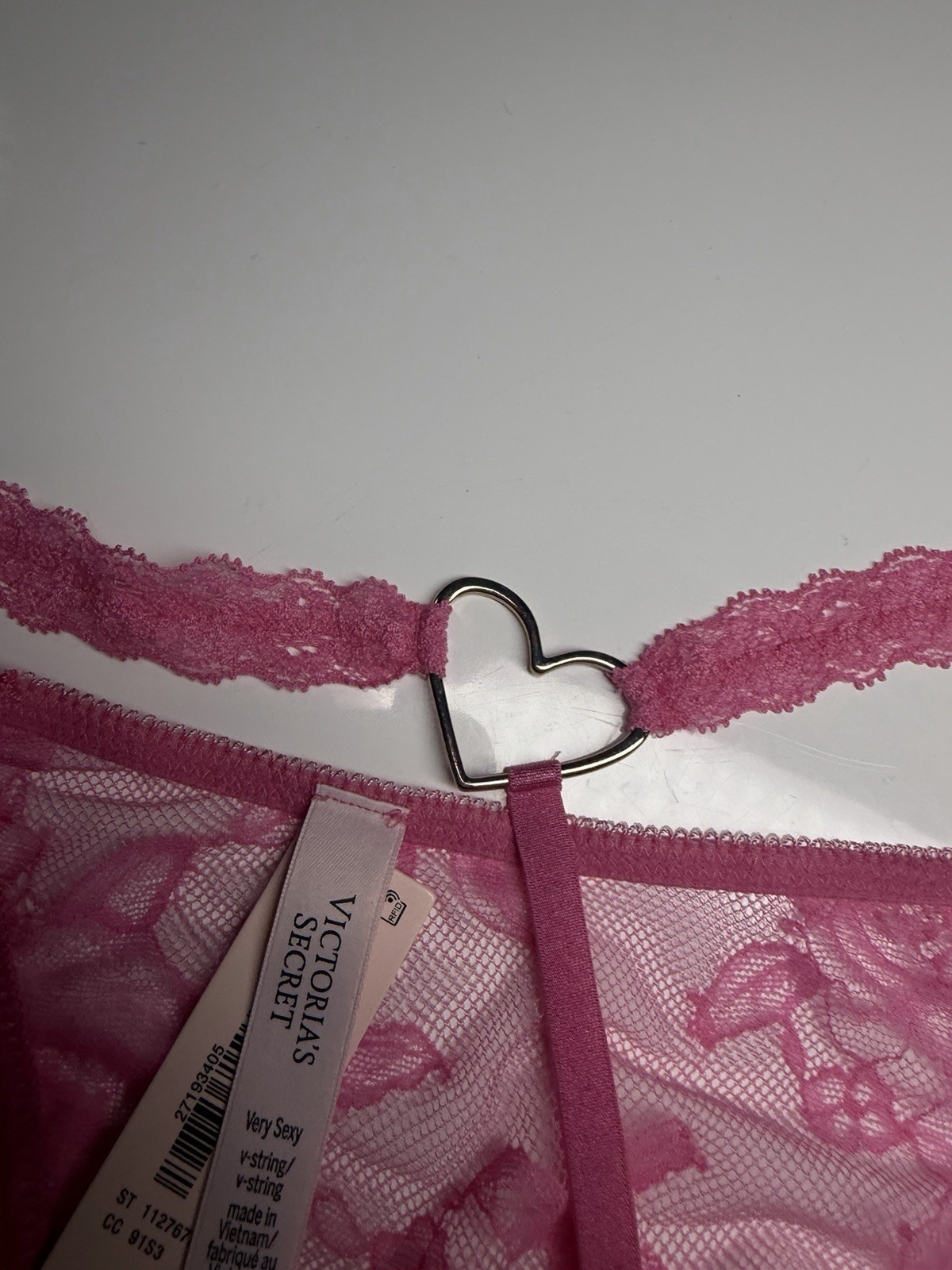 Victoria’s Secret Very Sexy NWT Large Pink Lace Heart Hardware V String Panty