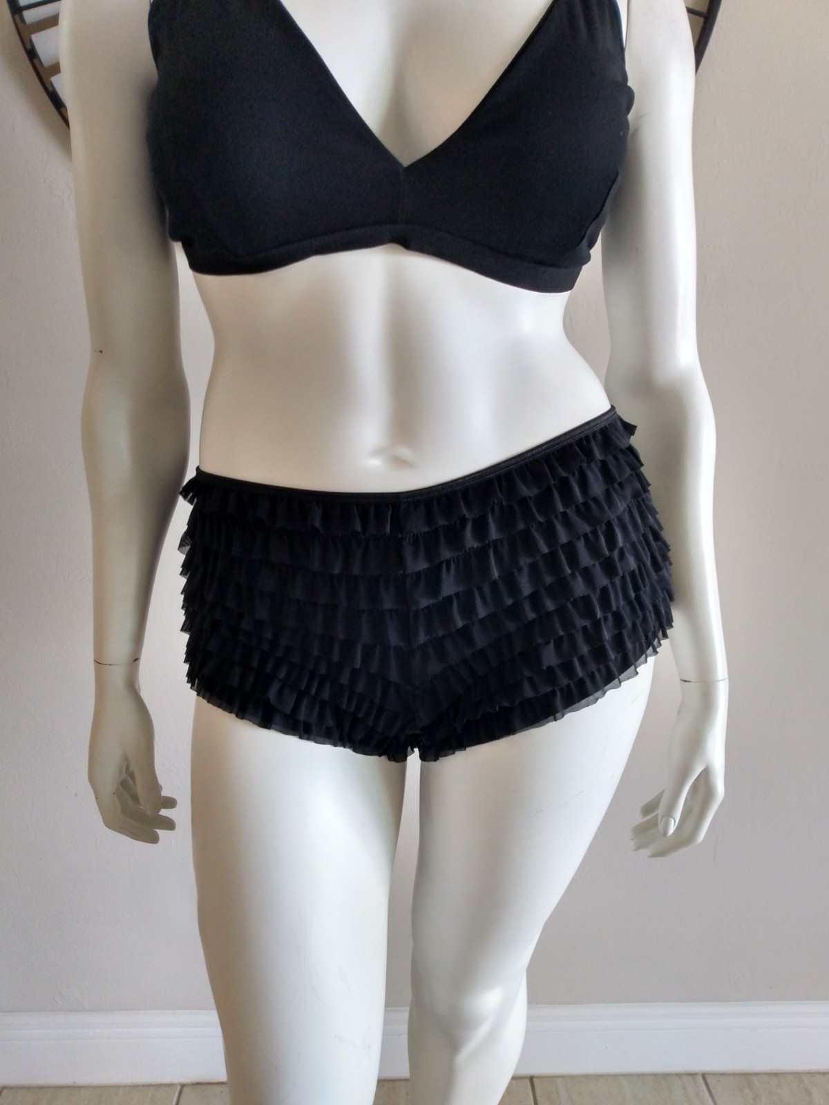 Daisy Corsets Black Ruffled Bloomers with Bow at the Back Women’s Size 3 XL