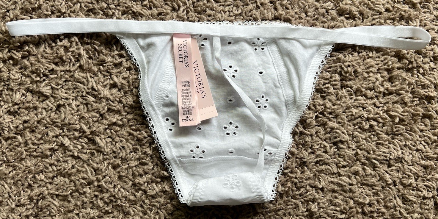 NWT Victoria’s Secret Eyelet V String Thong Cotton Panty White Medium
