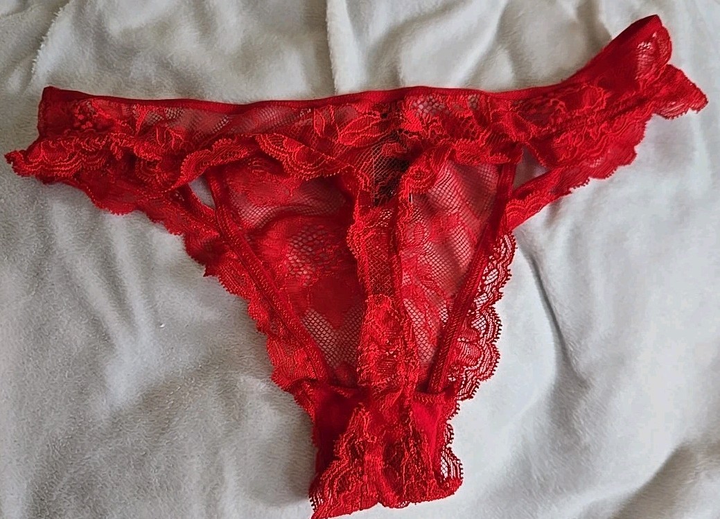 Victoria’s Secret Very Sexy Thong VString Size Medium RED Lace Panties