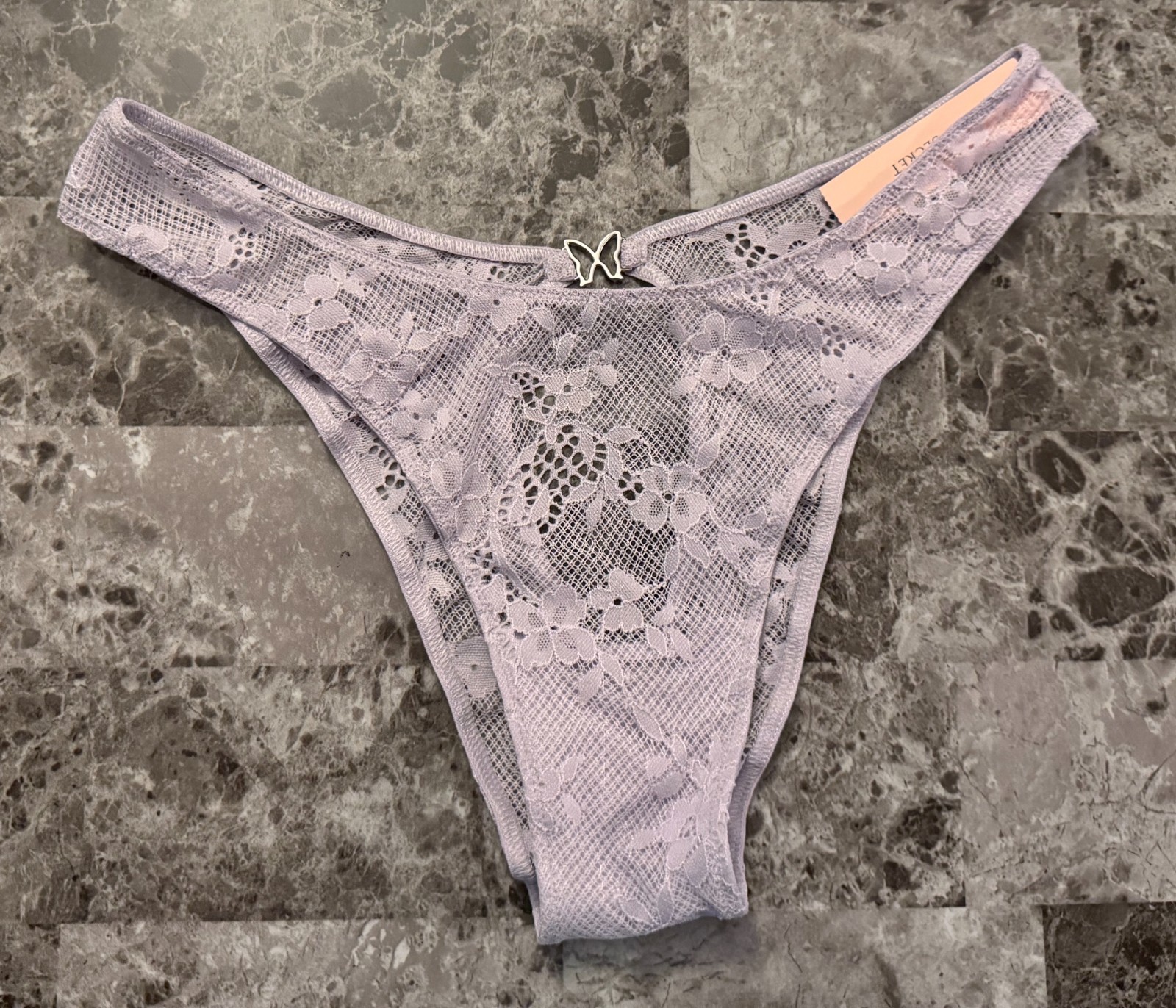 NWT VICTORIA’S SECRET M LAVENDER LACE CUTOUT BUTTERFLY BRAZILIAN CHEEKY PANTIES
