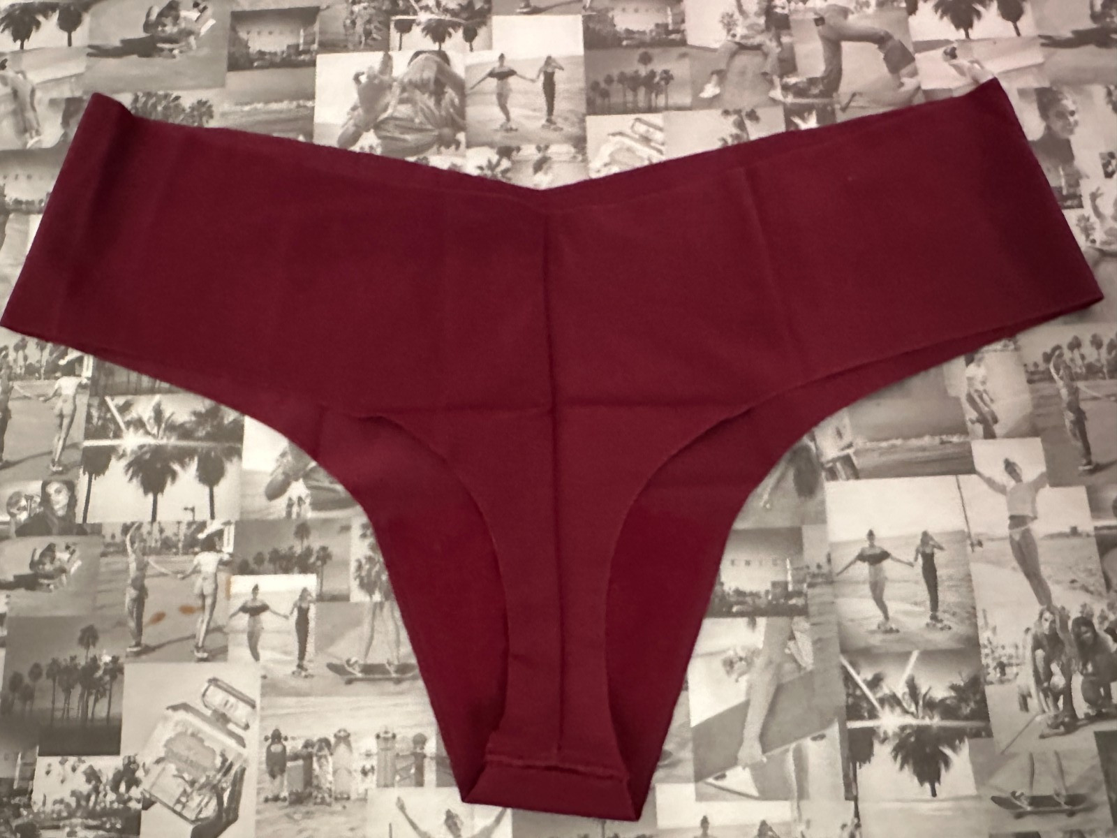 New with tags Victoria’s Secret No Show Low Rise Thong Panty Sangria Red M