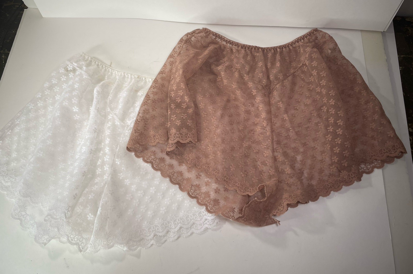 2 vintage diane von furstenberg sheer nylon lace panties nude & white size 7 L