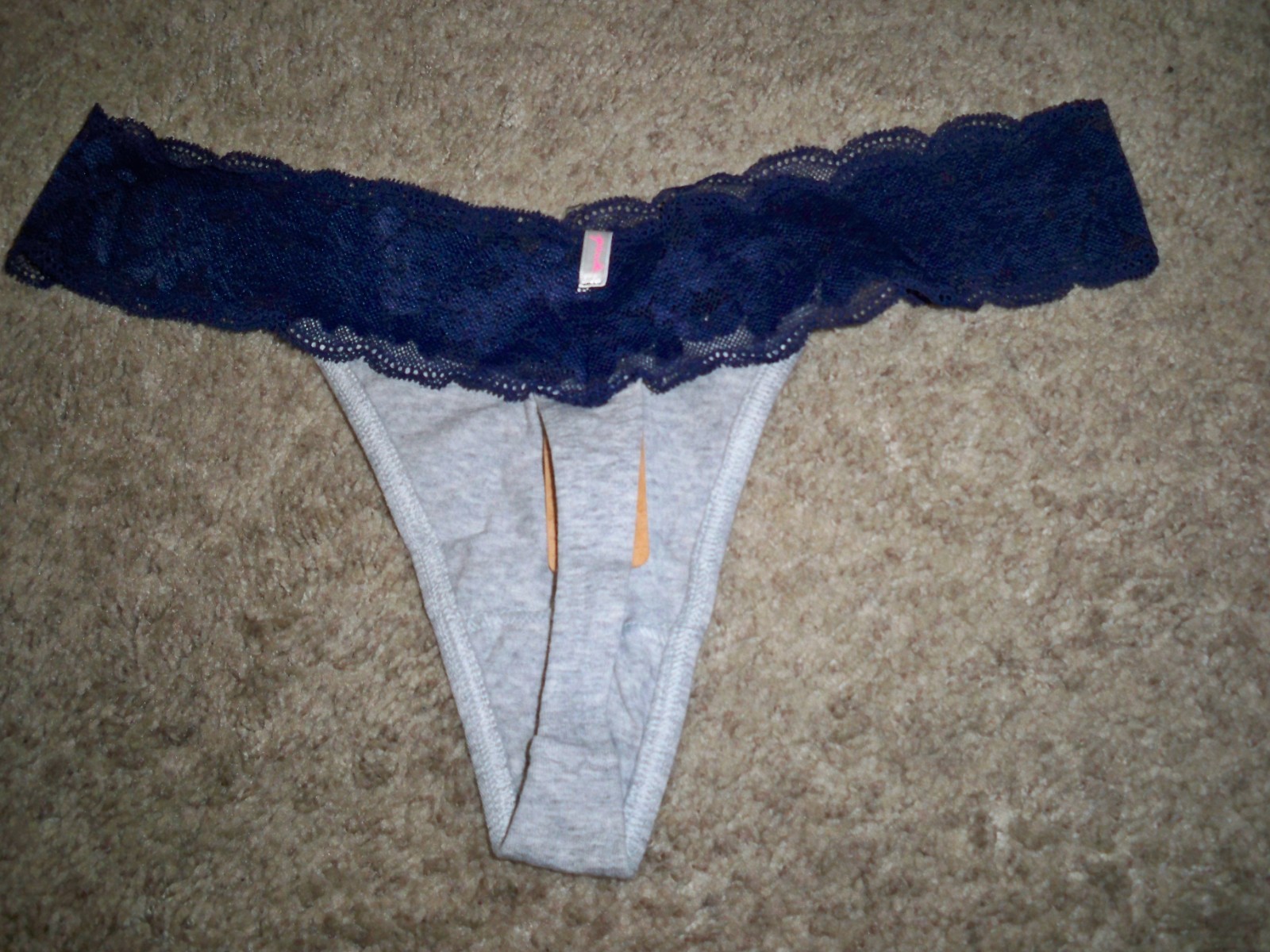 VICTORIAS SECRET THONG HOLIDAY SNOWFLAKE GRAY BLUE LACE WAIST MEDIUM NEW