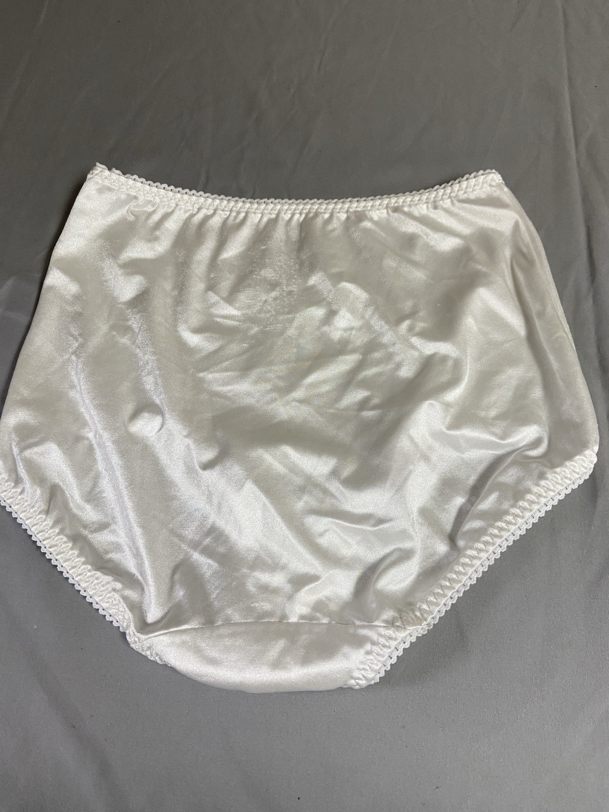 Vanity Fair Undershapers Light Control Satin Nylon Brief Panties Size L White