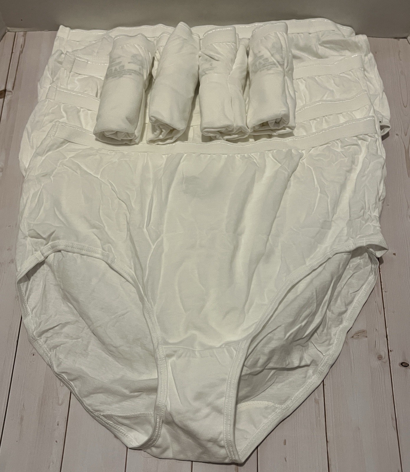 New 8 pair women’s size 9 Fruit of the Loom cotton briefs panties white