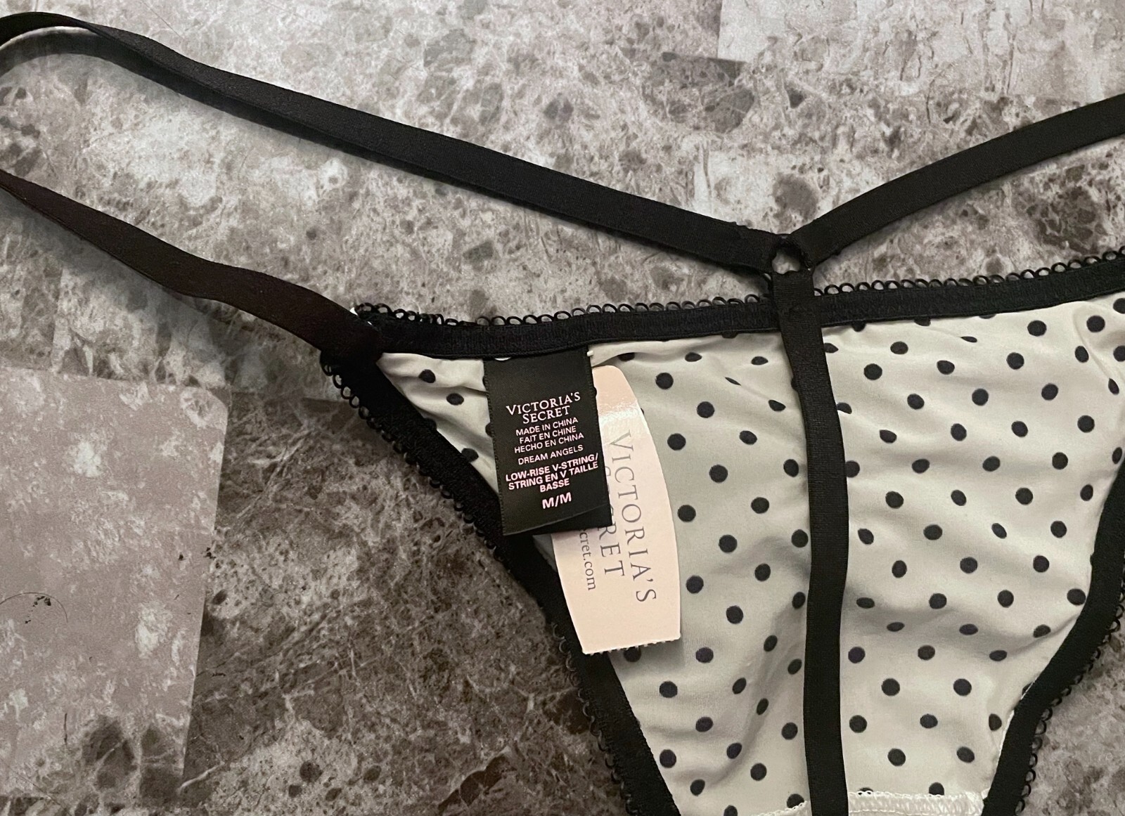 NWT VICTORIA’S SECRET MEDIUM SMOOTH POLKA DOT LACE VINTAGE RARE V STRING PANTIES