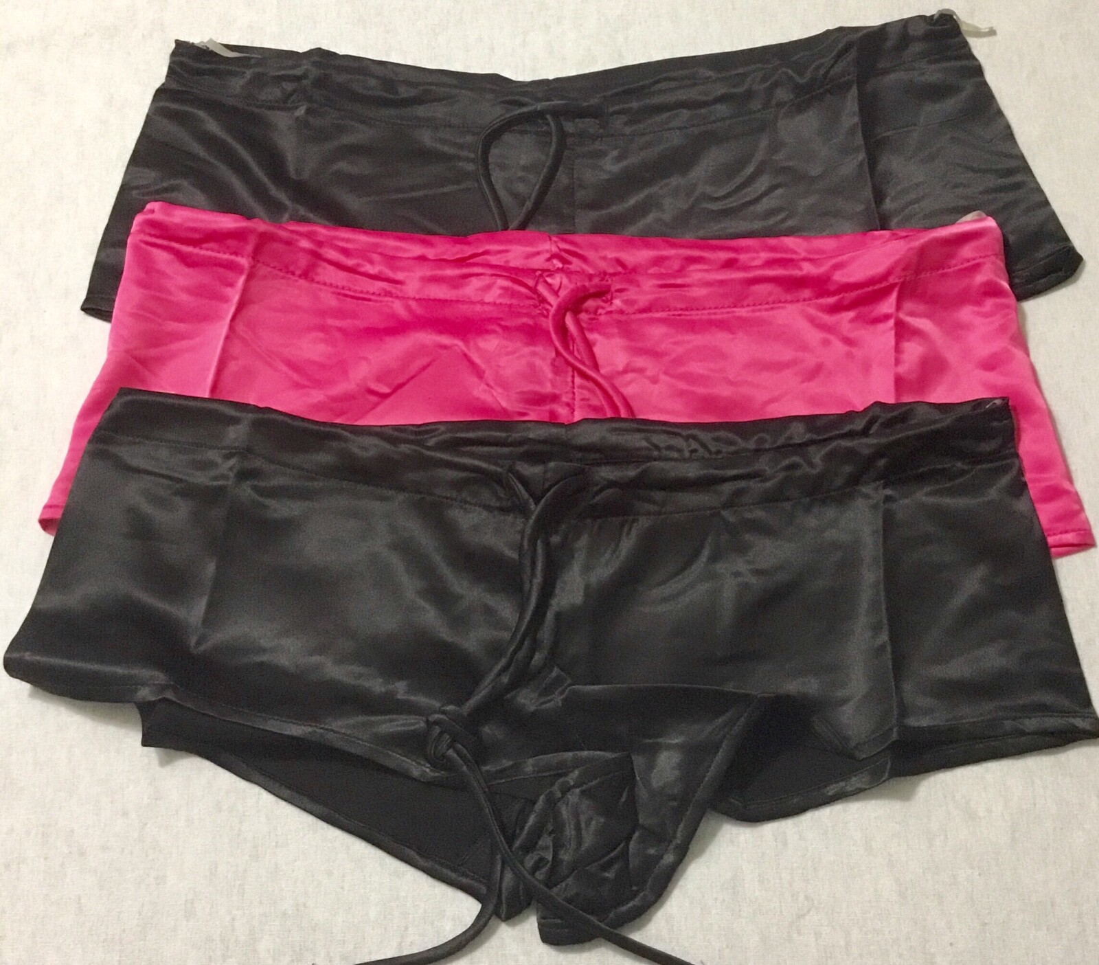 Women Urban Outfitters Ruby Sky 3-Piece Set Silk Boyshorts Black Pink Size S