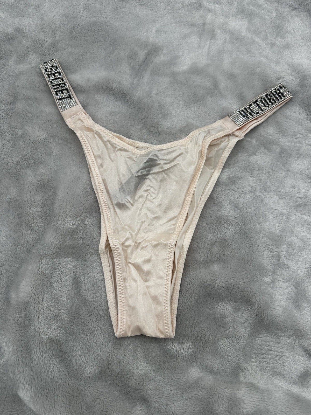 Victoria’s Secret Shine Strap Brazilian Cream Size Medium See Description.