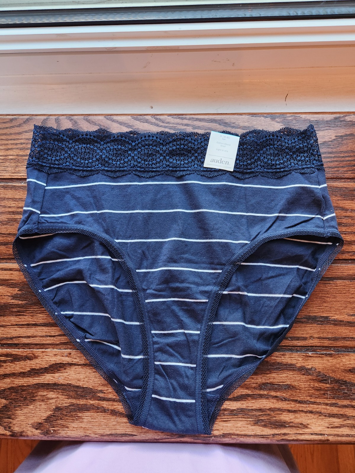 Auden Women’s Cotton Blend Brief S 4/6 Navy Blue White Stripes