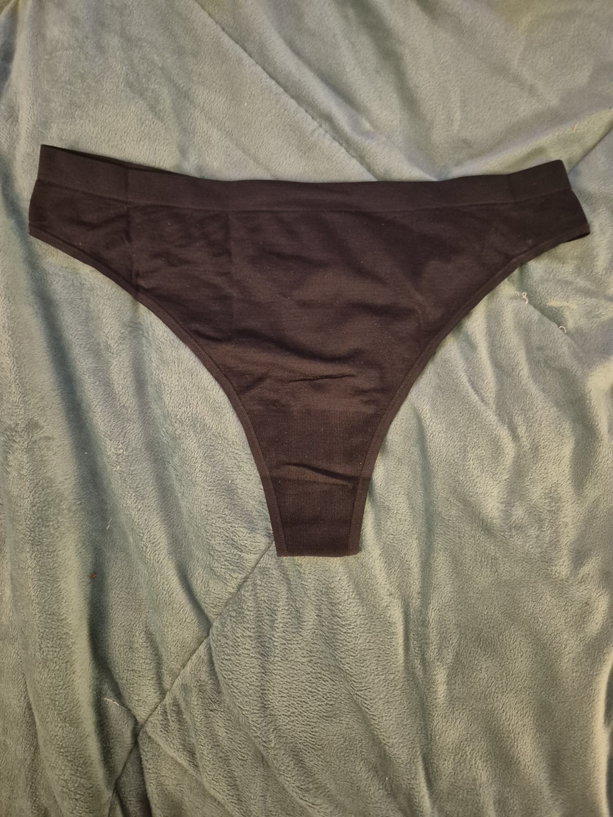 Hanes Size 8 Black Thong