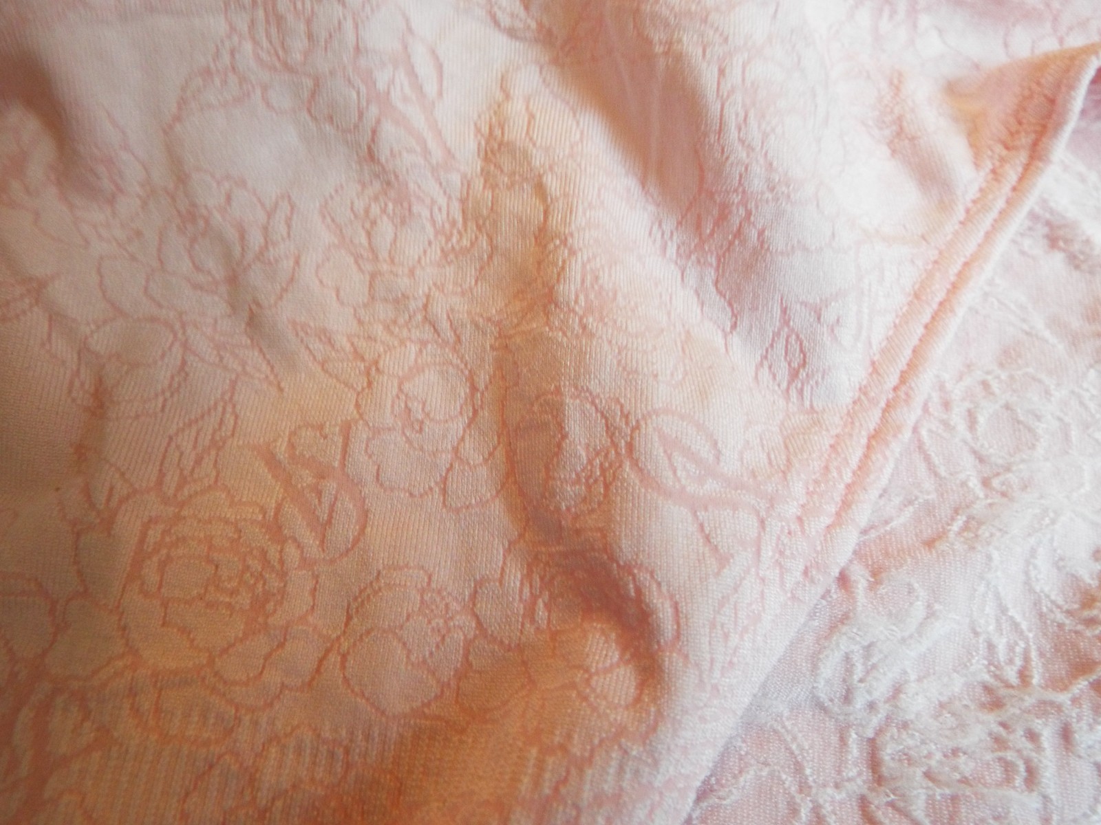 NWT Victoria’s Secret Seamless Bikini Panty M Angel Pink Sketch Floral