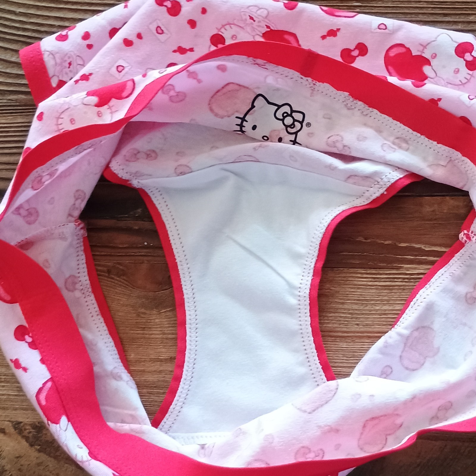 Sanrio Hello Kitty women’s Underwear M (8-10) Pink Red White