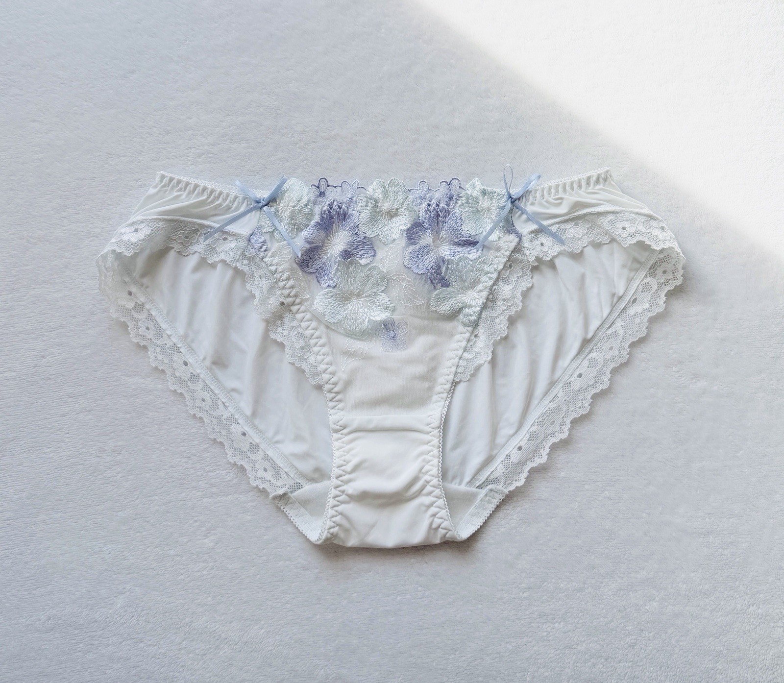 US-S/JP-L Japanese Glittery Floral Embroidery Bow Trim Smooth Nylon Panties