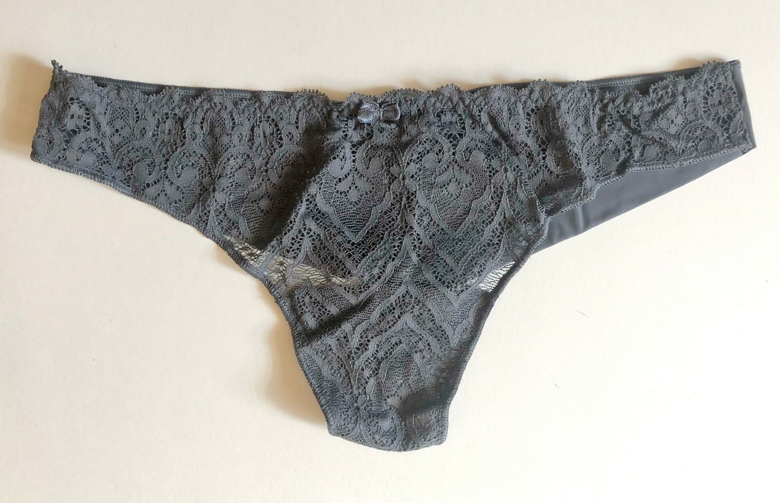 Intimissimi Lace Microfiber Cheeky Thong Panties in Dk.Grey Sz: L New w/Tags