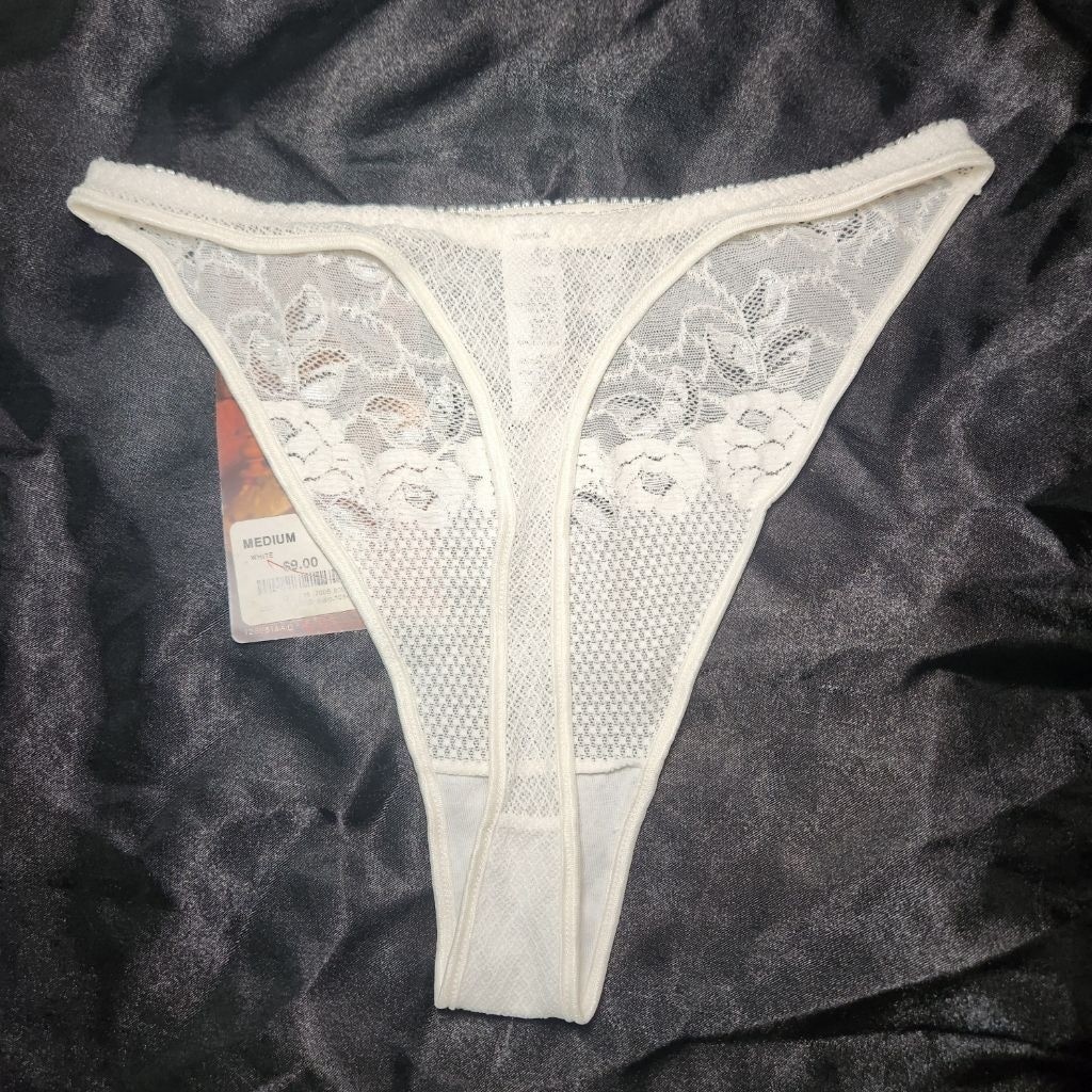 New Vintage Sophia by Delicates for JC Penney Lace White Thong Underwear Panties