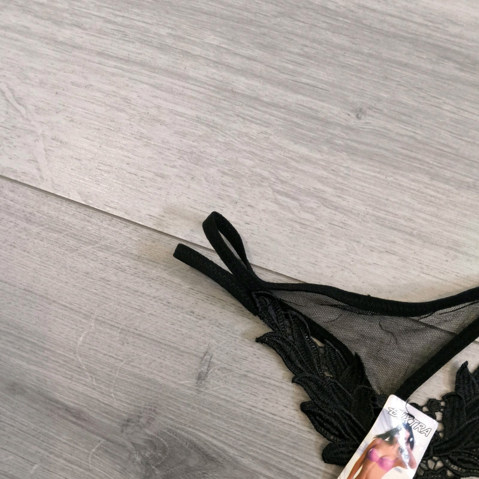 BNWT Bixtra Black Embroidered G String Thong Bead Chain Crotch Size 6-8