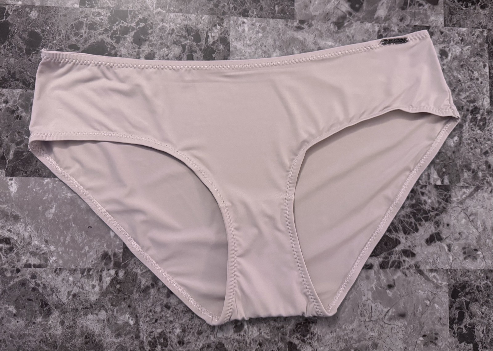 NWOT EXPRESS S LAVENDER GRAY SMOOTH LACE LOGO HARDWARE HIPSTER HIPHUGGER PANTIES
