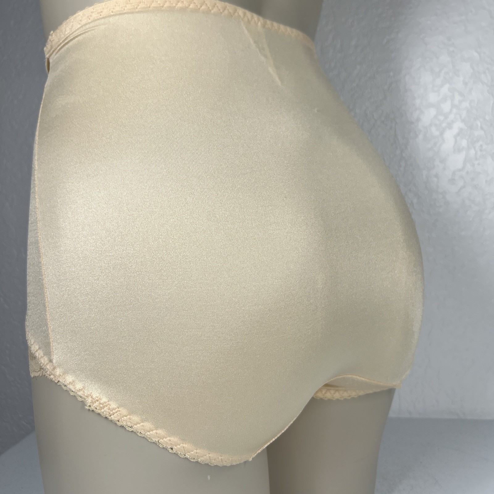 RAGO 919 Panty Brief Light Shaping Size S/26 NWT