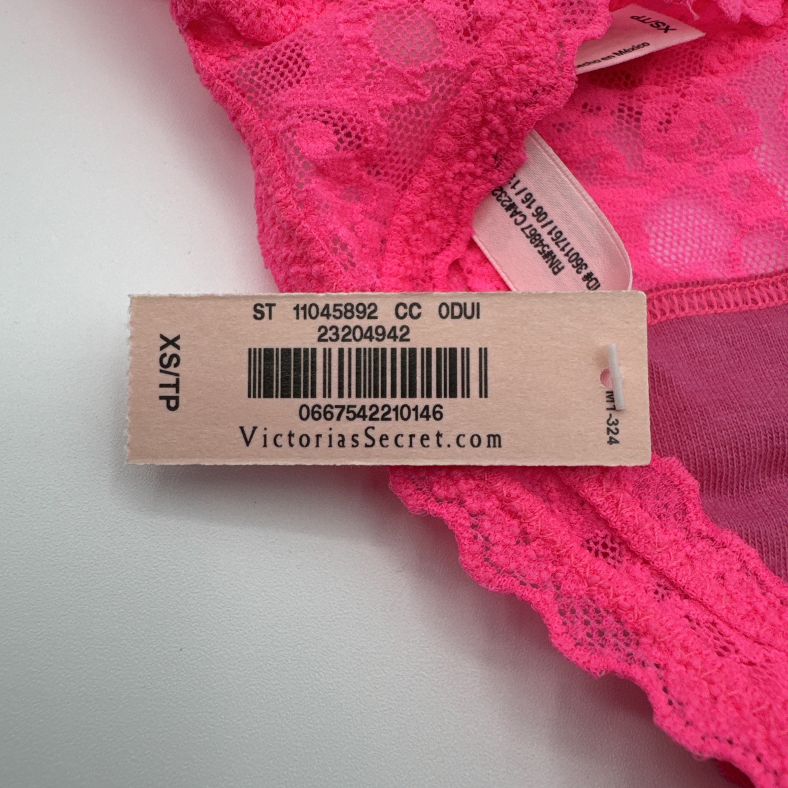 VICTORIA’S SECRET X-SMALL PINK FLORAL LACE RARE RETIRED 🔥THONG PANTIES NEW