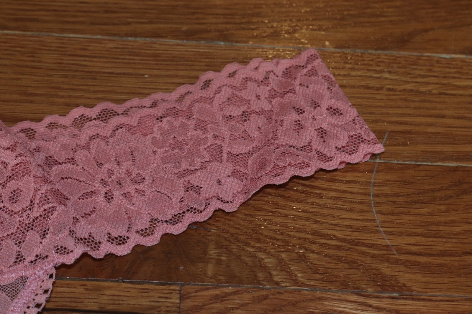 BNWT Hanky Panky Daily Lace Low Rise Thong One Size Fits All MSRP $24!!