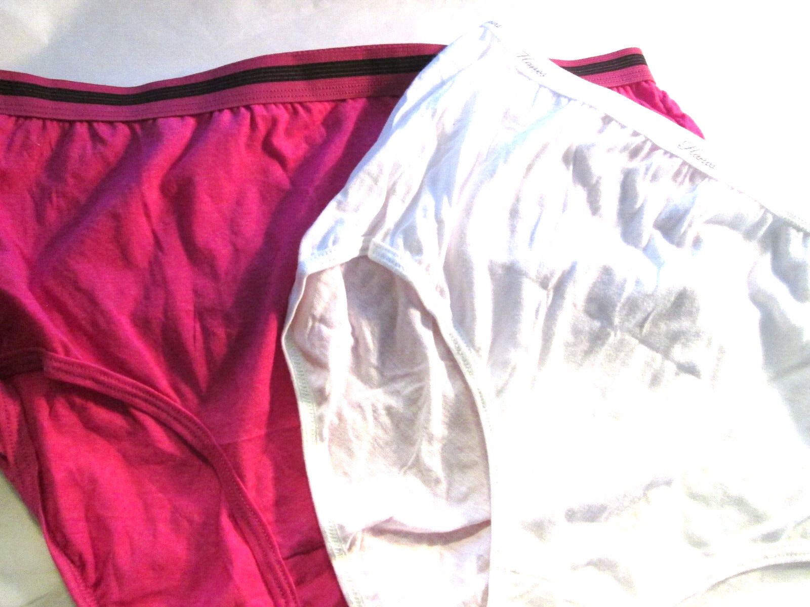 New 2 Fruit of Loom& Hanes Briefs 50%+100%Cotton Panties Size 9 White & Magenta