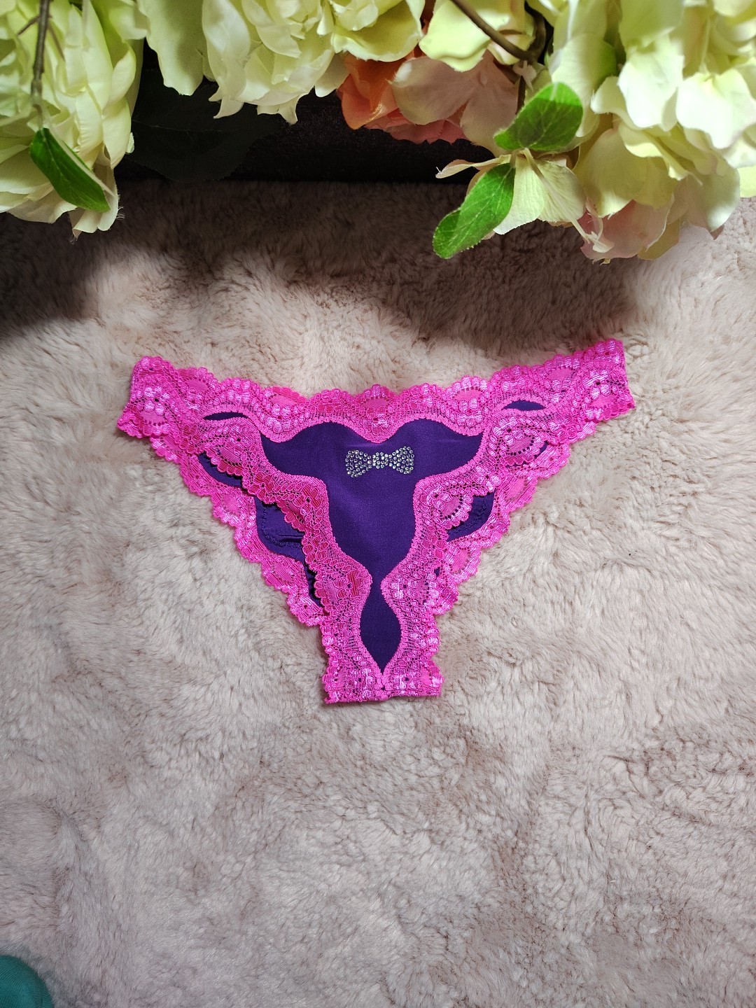 Rare Victoria’s Secret Sexy Little Thing Rushed Back Itsy Cheekini MD, Shine Bow