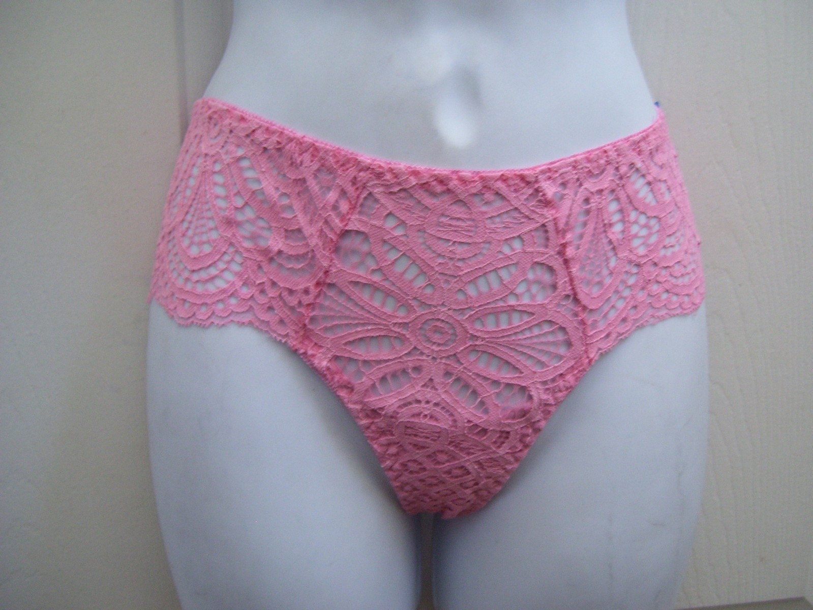 Women’s Medium Thongs Panties Unique Crochet Lace Pattern Apricot Orange