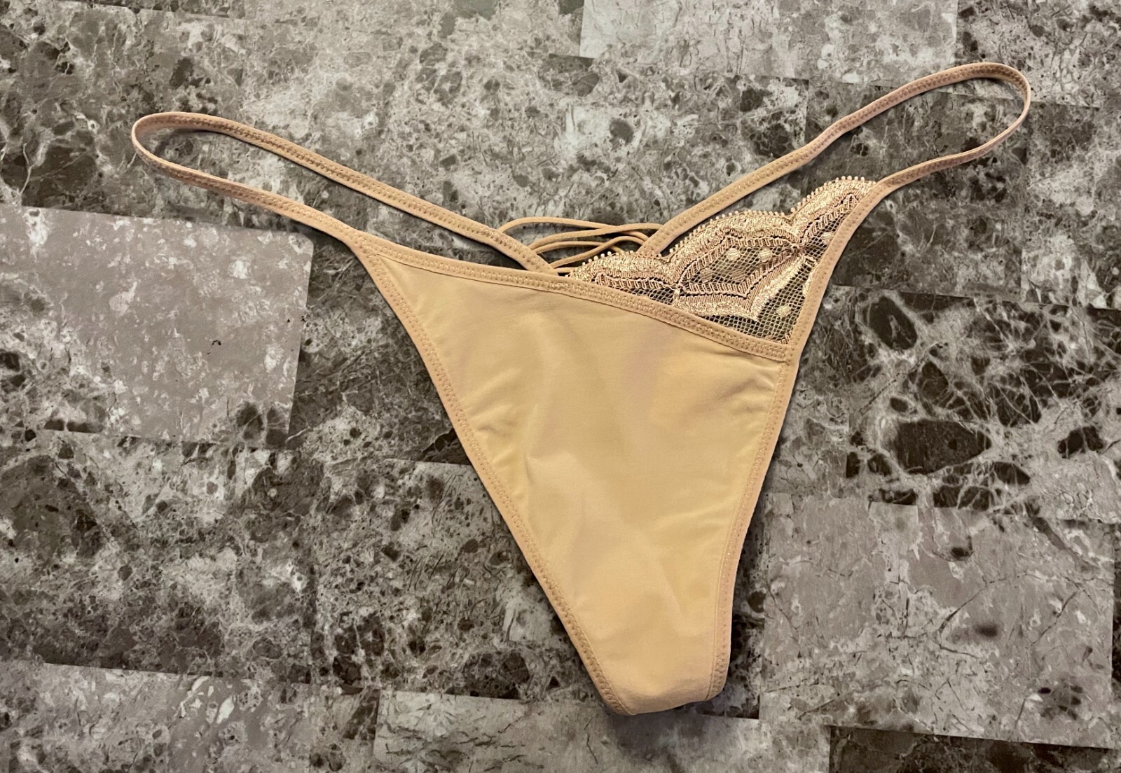 NWOT VICTORIA’S SECRET L BEIGE NUDE LACE UP BACK VINTAGE RARE V STRING PANTIES