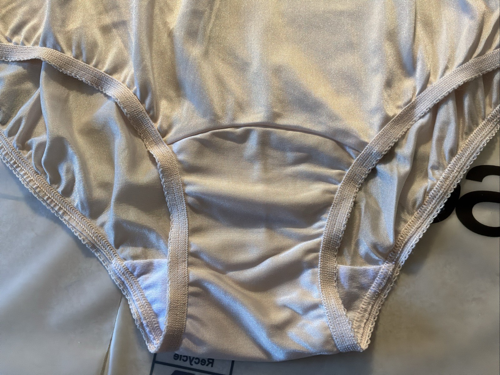 Vanity Fair Perfectly Yours Ravissant Brief Panty Womens 8/XL FAWN NWT