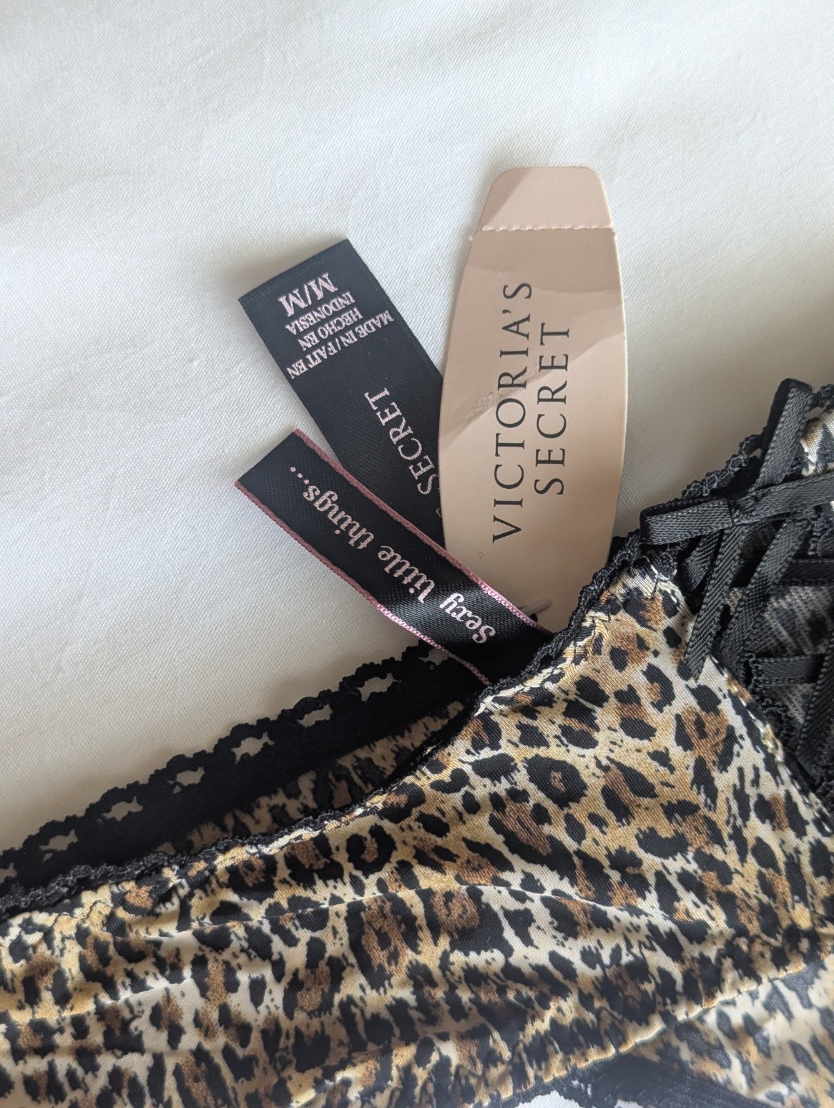 Victoria’s Secret SLT Thong Med Smooth Leopard Lace Bow Corset NWT Sexy 2011