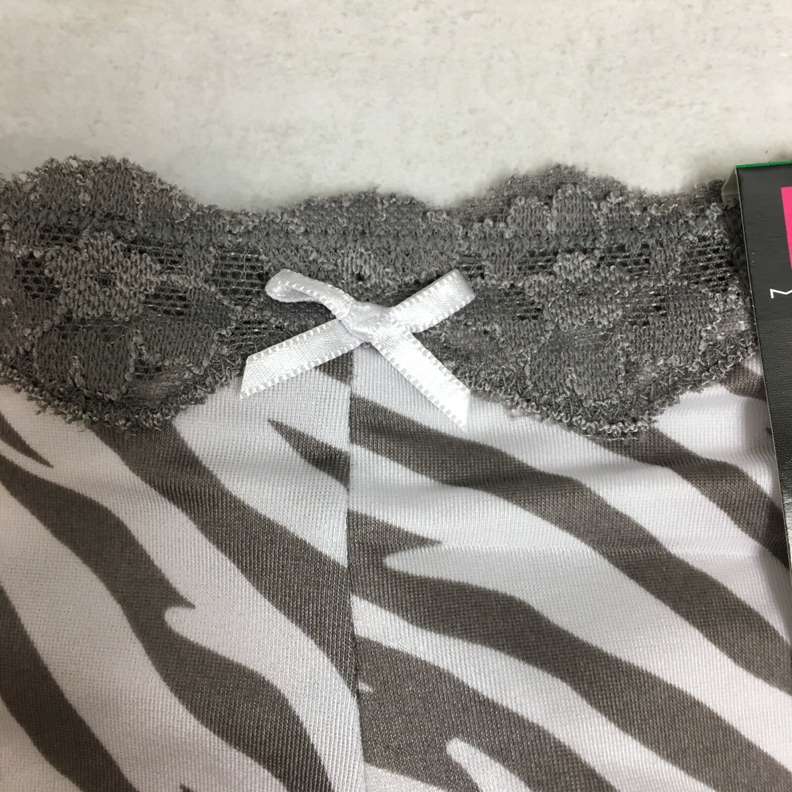 Maidenform Women’s Cheeky Scalloped Lace Hipster Gray/White Zebra Stripe L/7 NWT