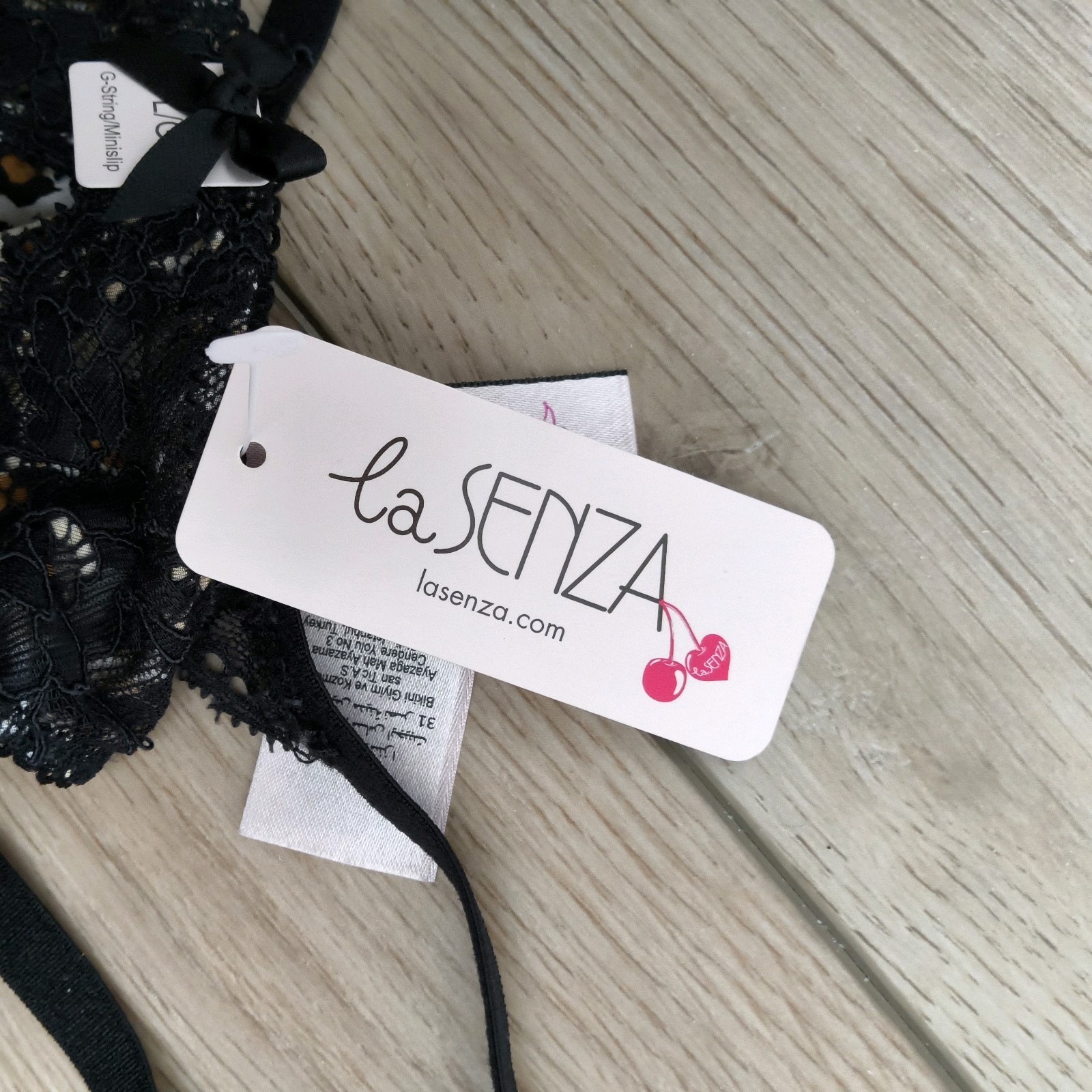 BNWT Vintage La Senza Lace Trim Leopard Print Thong Size 10-12