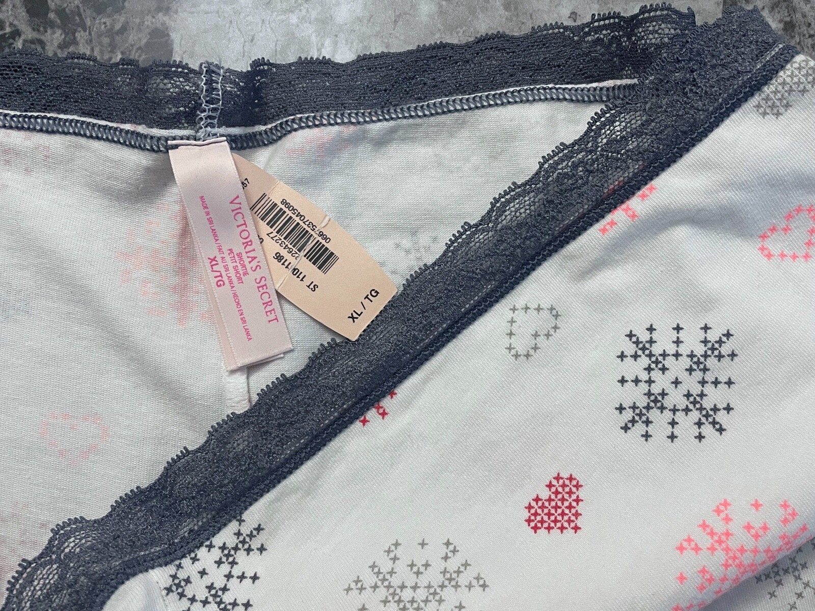 NWT VICTORIA’S SECRET XL GRAY SNOWFLAKE HEART LACE RARE BOYSHORT SHORTIE PANTIES