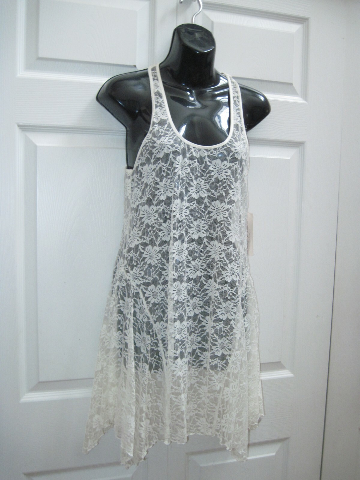Linea Donatella Women’s Medium White Lace Night Gown Intimate Apparel New