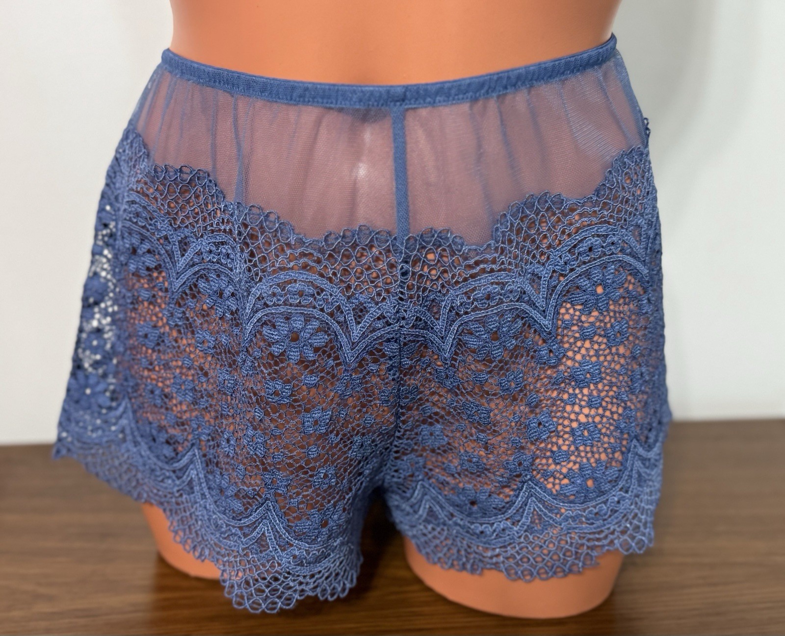NWT Victoria’s Secret Crochet Lace Blue Boy Shorts Panty, Size Large