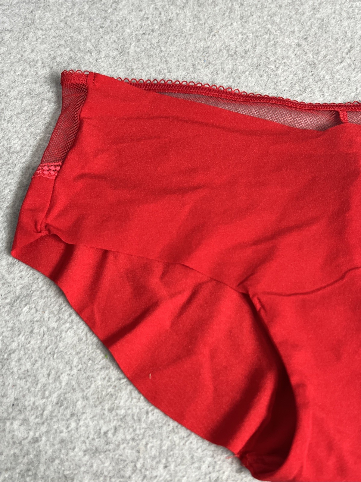 Victoria’s Secret Seamless Cheeky Hip Hugger Panties Lace Red Size M NWT