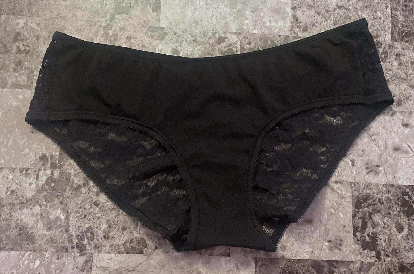 NWT VICTORIA’S SECRET M BLACK RUCHED FLORAL LACE BACK RARE HIPHUGGER PANTIES