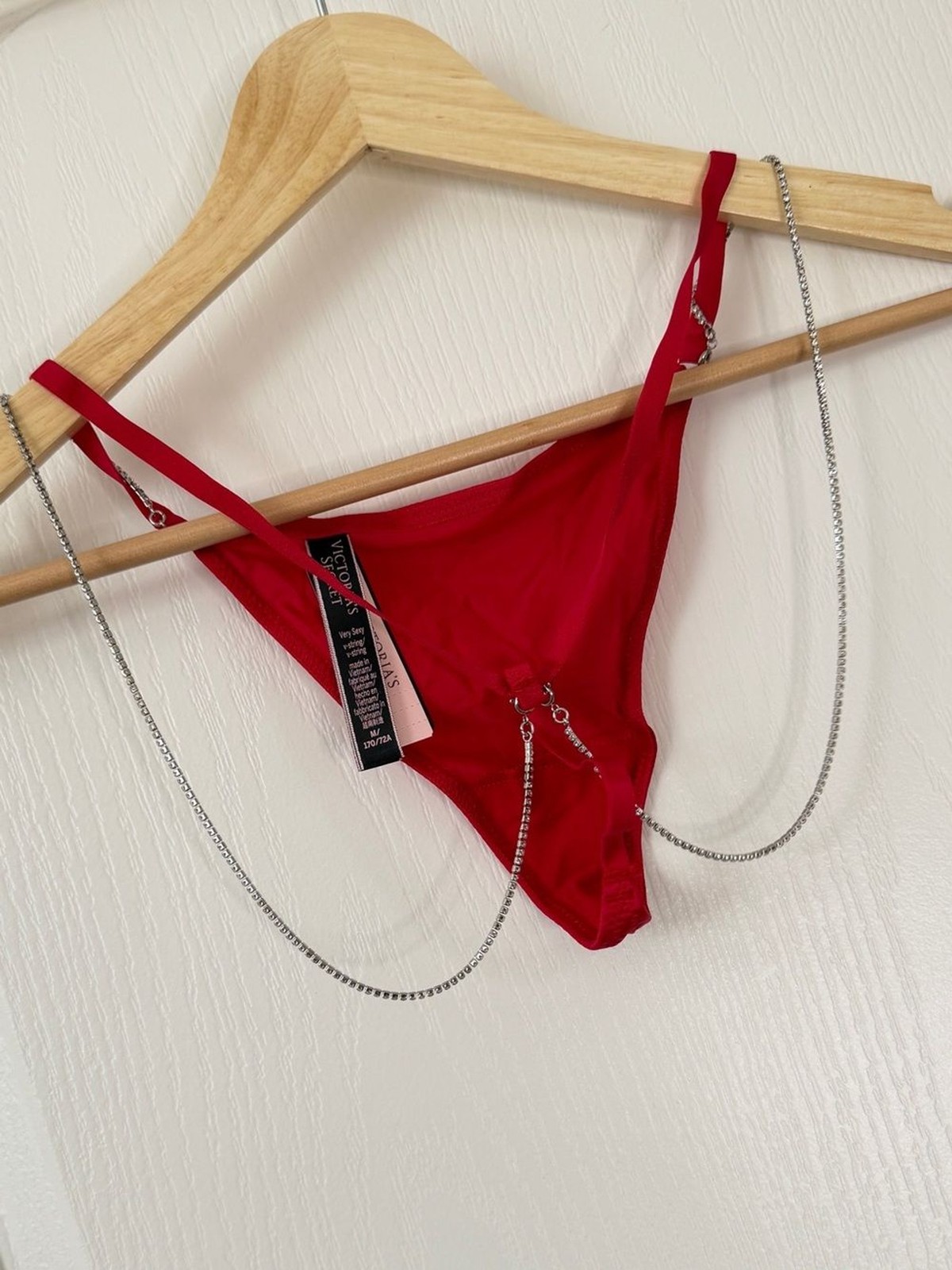 Victoria’s Secret Very Sexy V-String Red Silver Chain Rhinestones Medium New