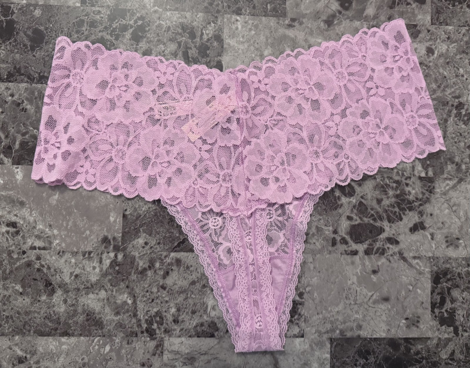 NWT VICTORIA’S SECRET M LAVENDER FLORAL LACE WIDE WAISTBAND RARE THONG PANTIES