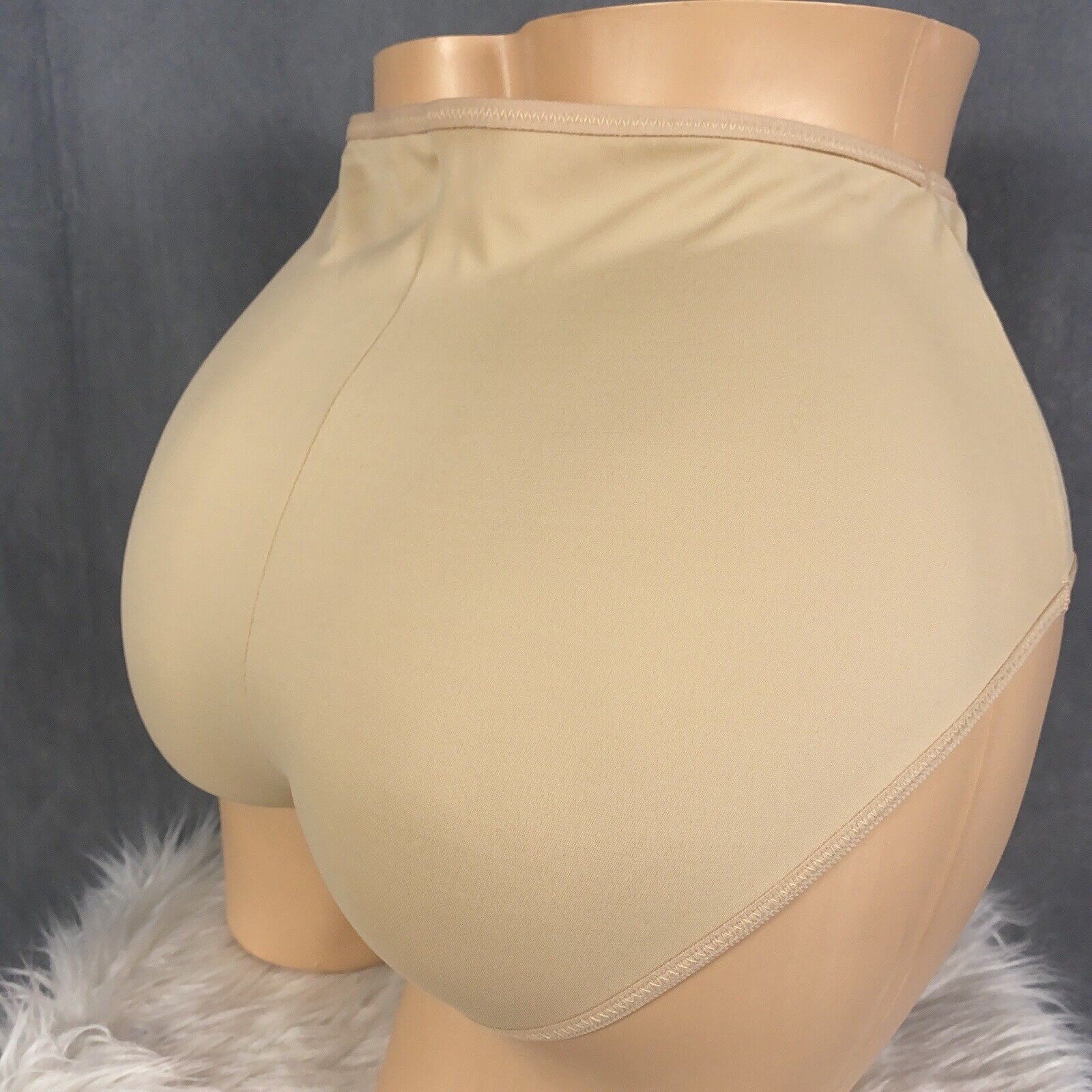 New EBW Essential Bodywear Size Medium Nicole Smooth Brief Panty