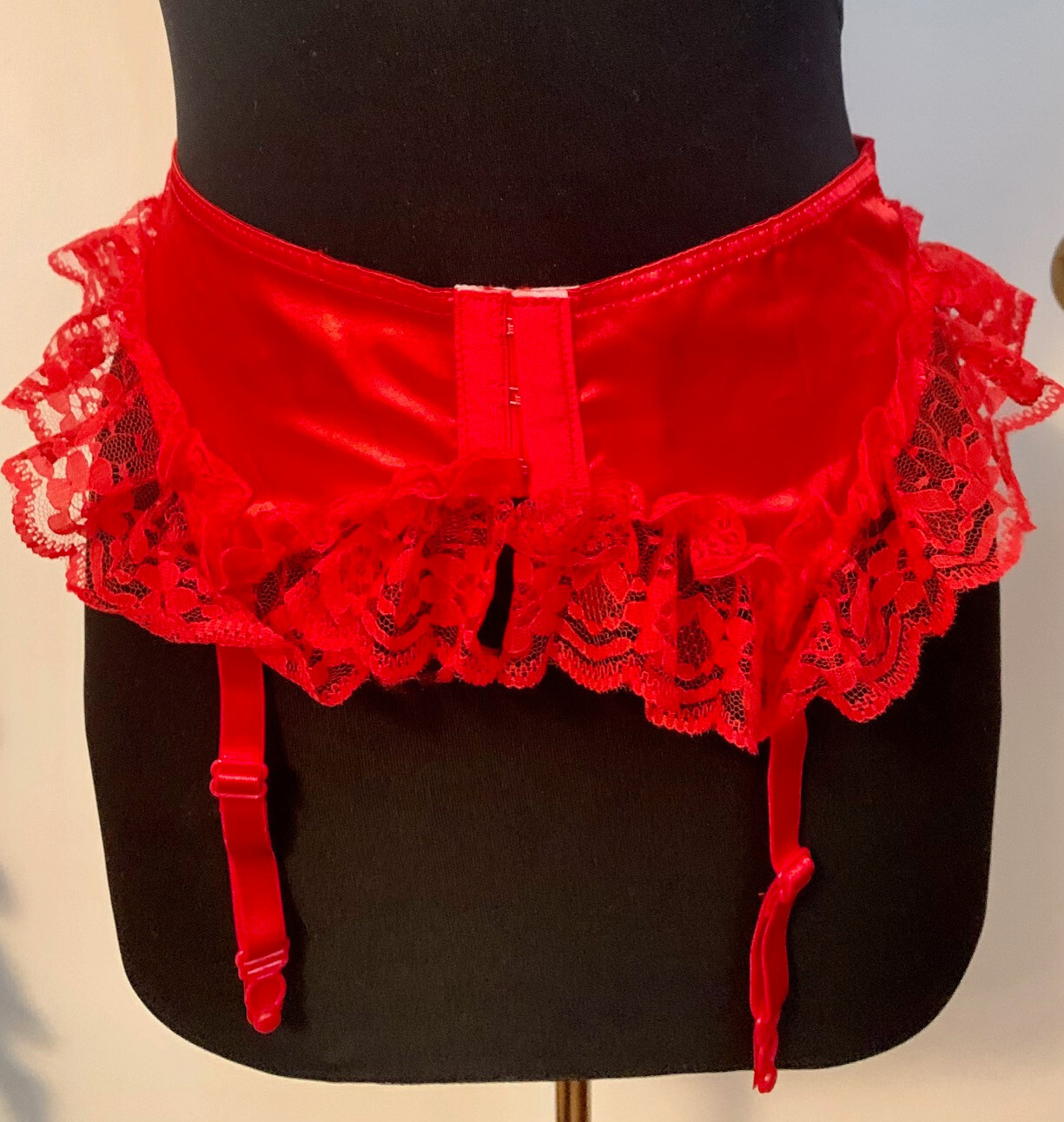 PANTIES RED NICKER VINTAGE style FRILLY NEW TAGS 8X SATIN LACE +1 FREE STOCKINGS