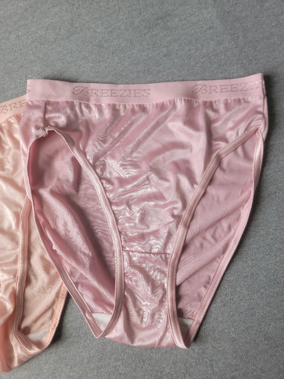 Breezies Signature Second Skin Satin Stretch Hi-Cut Brief Panties VTG NEW 6