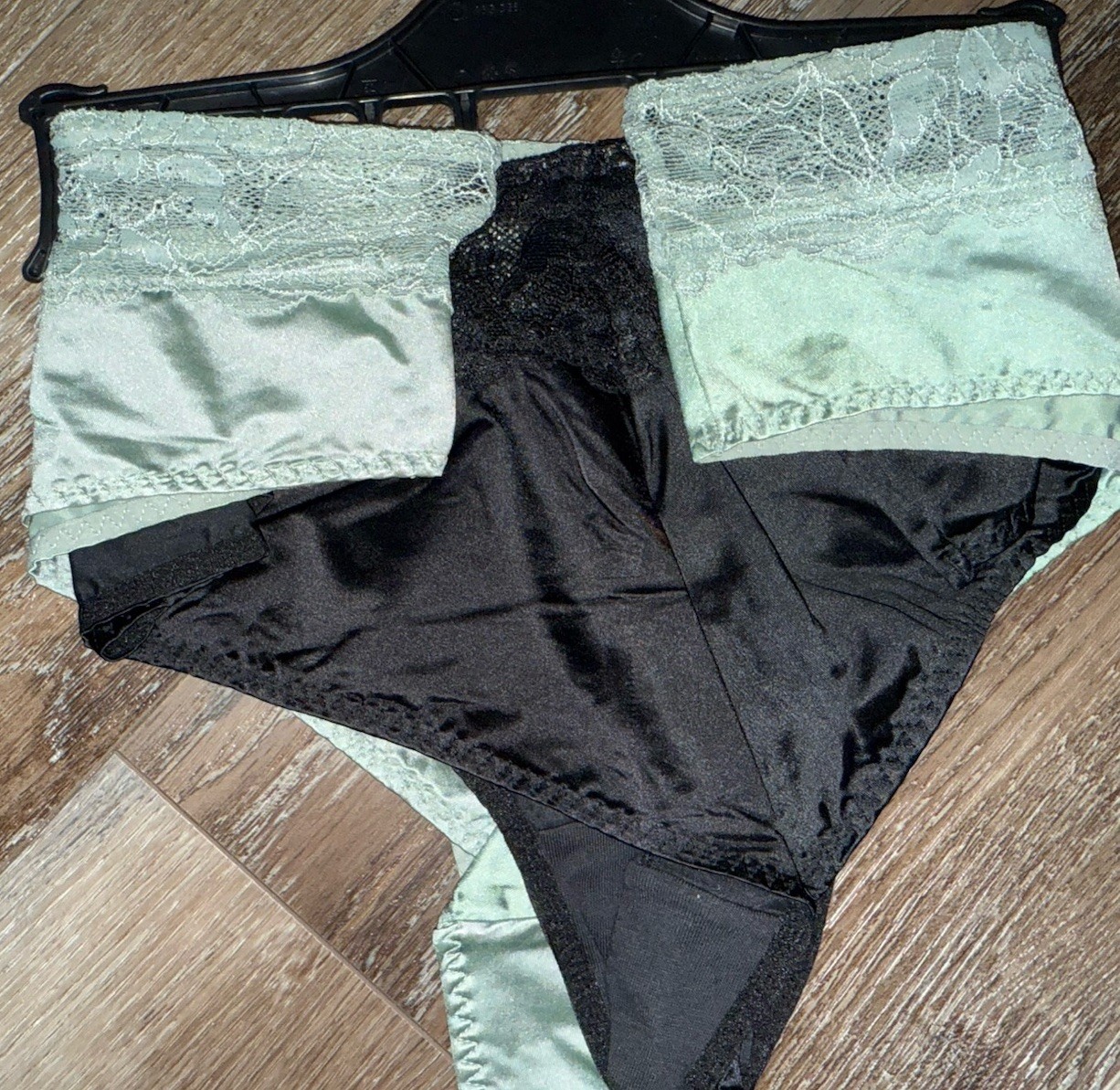 H & M ~ 2-Pair Womens Hipster Underwear Panties Polyamide Blend Black Green ~ L