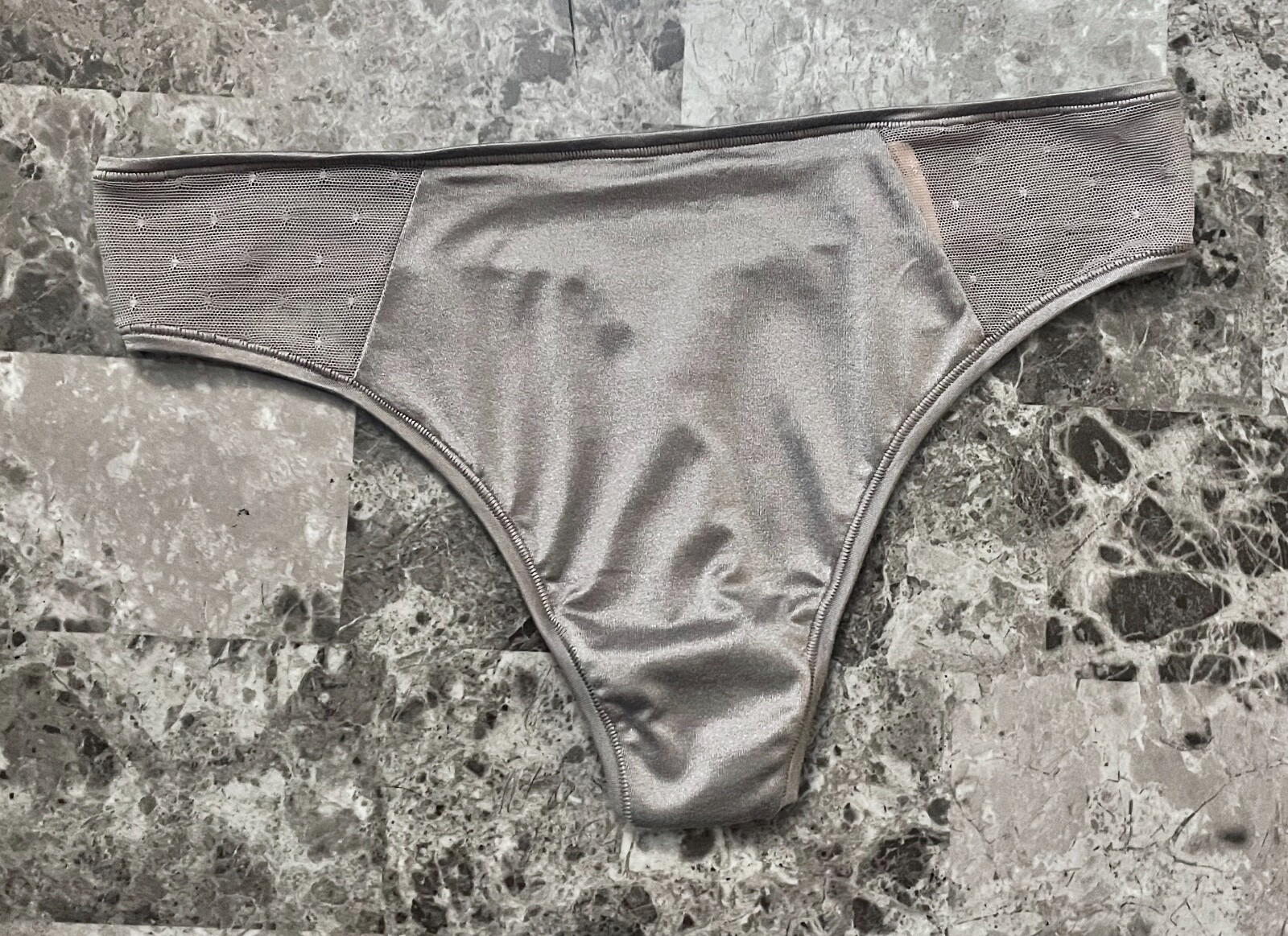 NWT VICTORIA’S SECRET FABULOUS L GRAY DOT MESH SMOOTH VINTAGE RARE THONG PANTIES