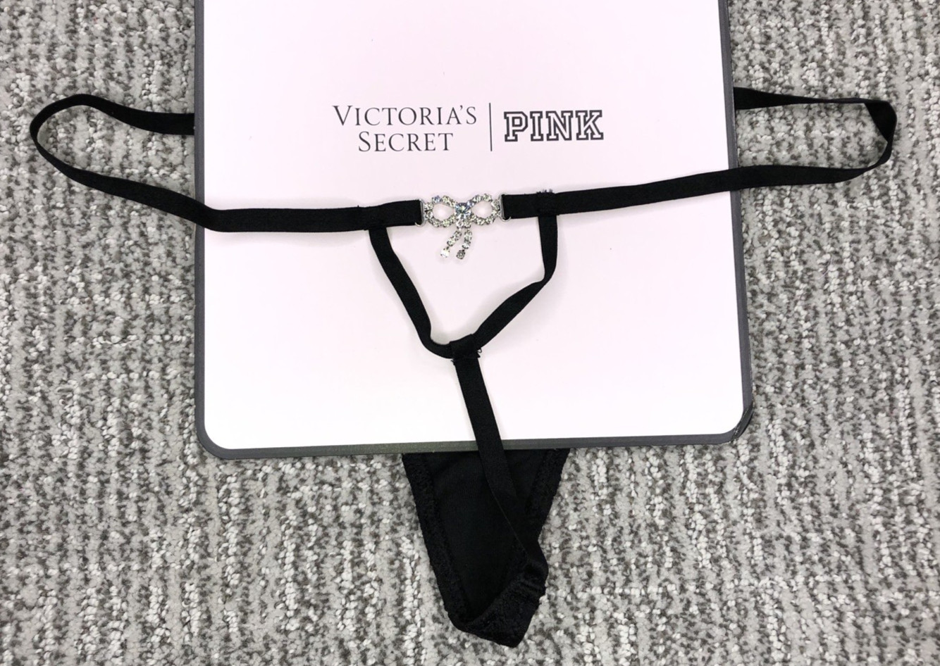Victoria’s Secret Dream Angels NWT XL Black Lace V String Panty Rhinestone Bow