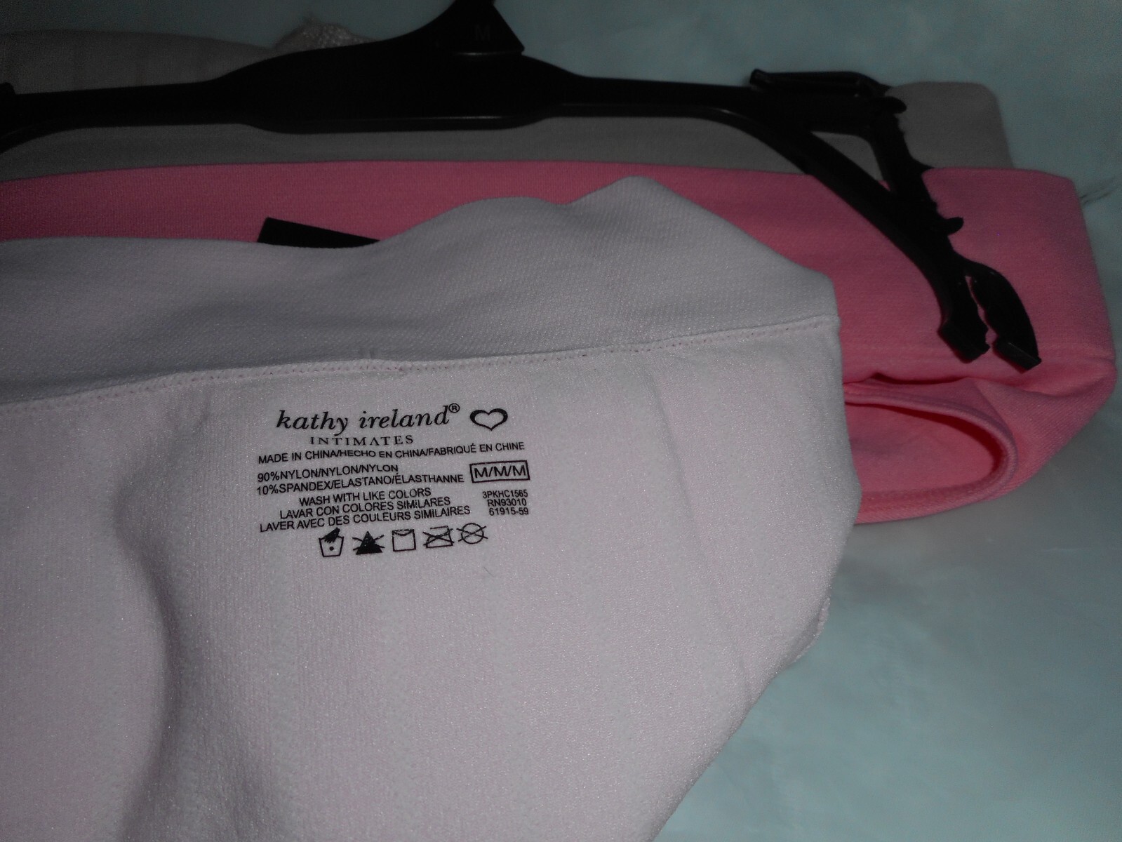 Kathy Ireland 3 Pack Mul ti Color Comfort Seamless HI Cuts Size Medium