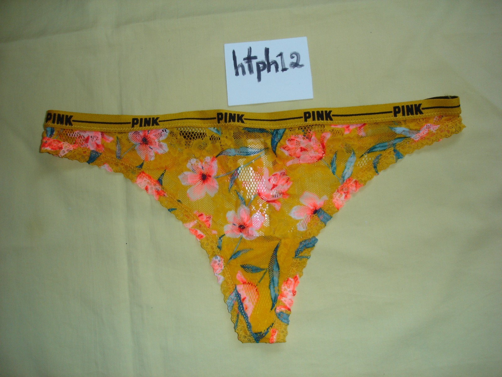 NWT Victoria’s Secret Pink Soft Laces Flowers Thong M Panties Yellow Rare New