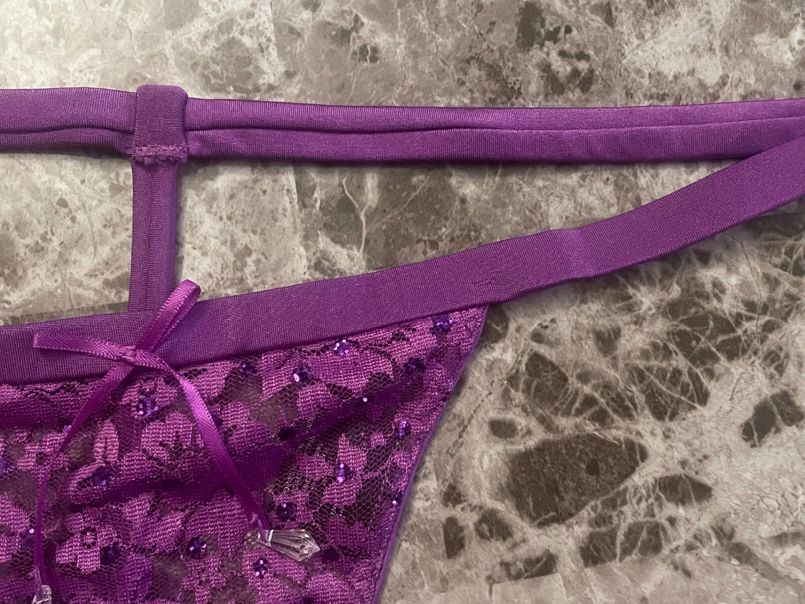 VICTORIA’S SECRET SEXY LITTLE THINGS L PURPLE LACE VINTAGE RARE V STRING PANTIES